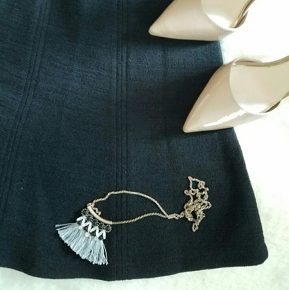 ****SOLD***** (NWT) LOFT skirt - Picture 3 of 4